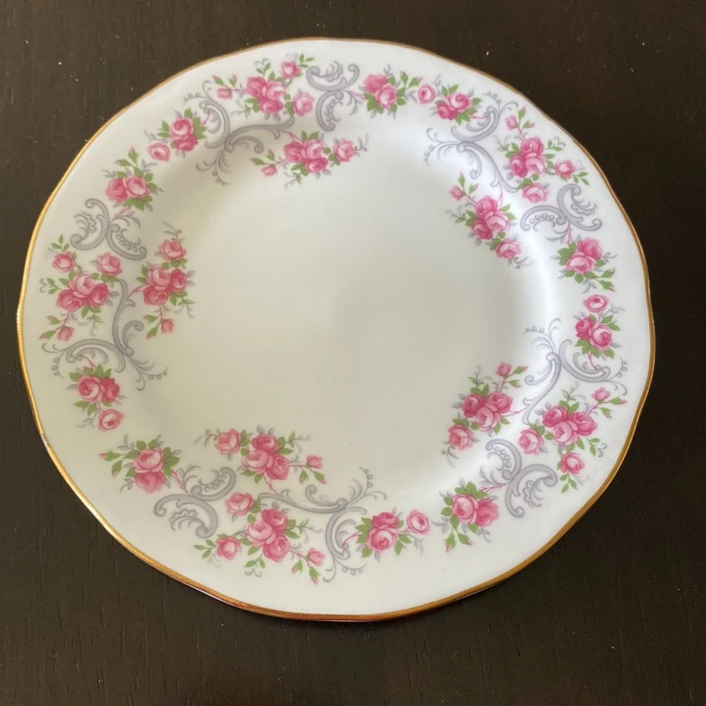 MCM Royal Osborne Elegant White Bone China Tea Cup & Saucer & Plate Set! - Picture 2 of 8